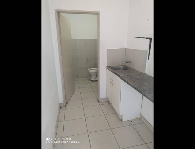 120M² BUSINESS CENTRE TO LET IN WATERVAL EAST